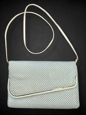 v i n t a g e :: Asymmetrical Glam Metal Chain Mesh Envelope Purse